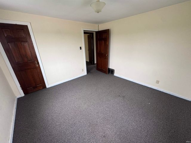 2827 Lincolnway Street, Mishawaka, IN 46544