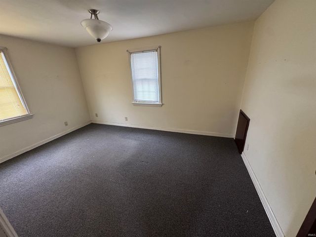 2827 Lincolnway Street, Mishawaka, IN 46544