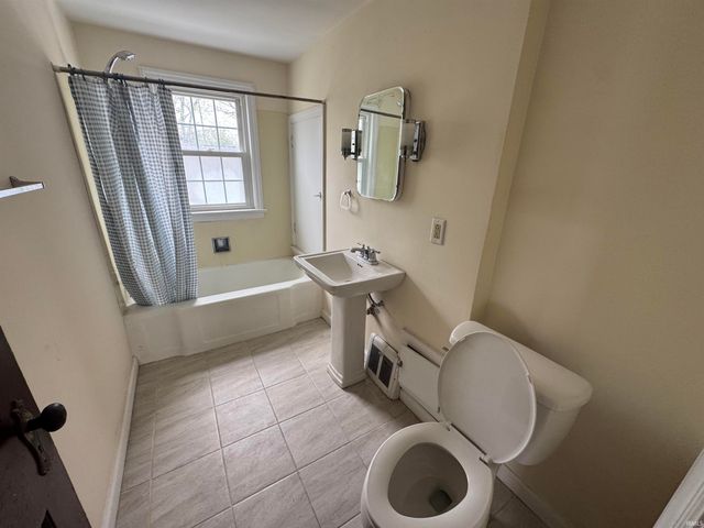 2827 Lincolnway Street, Mishawaka, IN 46544