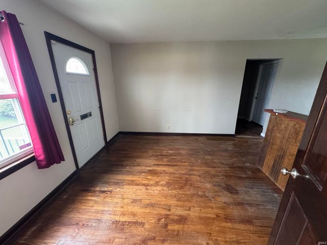 2827 Lincolnway Street, Mishawaka, IN 46544