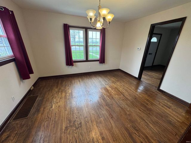 2827 Lincolnway Street, Mishawaka, IN 46544