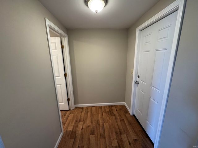 2827 Lincolnway Street, Mishawaka, IN 46544