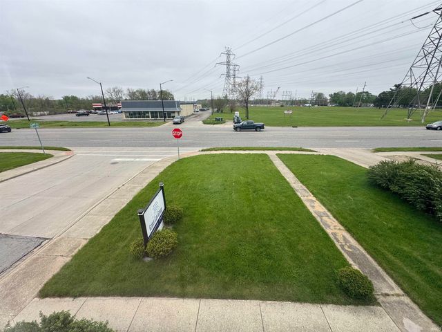 2827 Lincolnway Street, Mishawaka, IN 46544