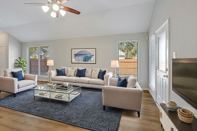 2926 Grand Hawthorne Road, Conroe, TX 77385