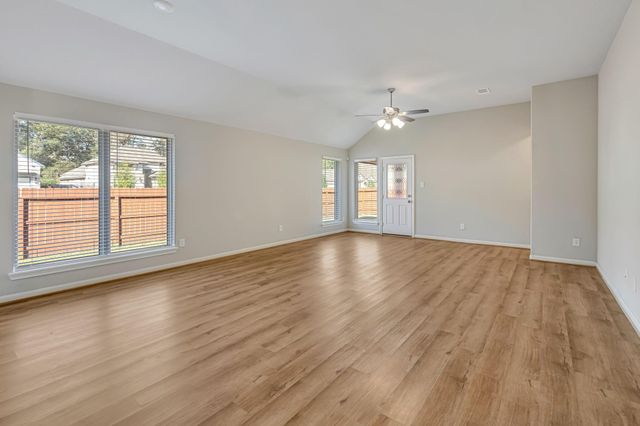 2926 Grand Hawthorne Road, Conroe, TX 77385