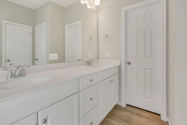 2926 Grand Hawthorne Road, Conroe, TX 77385