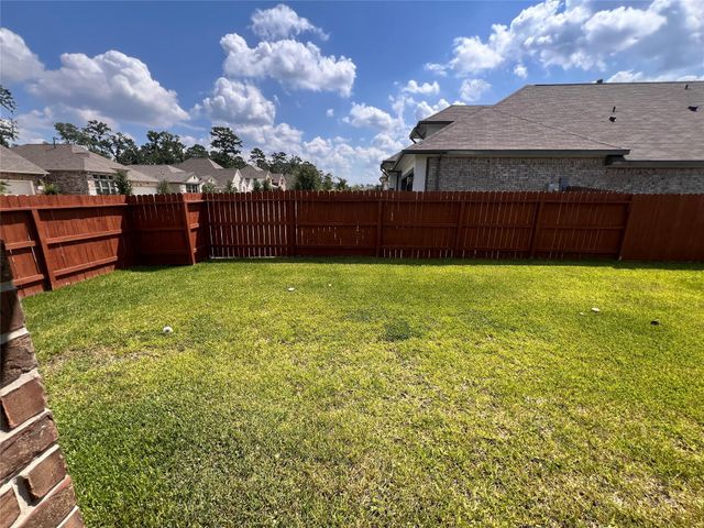 2926 Grand Hawthorne Road, Conroe, TX 77385