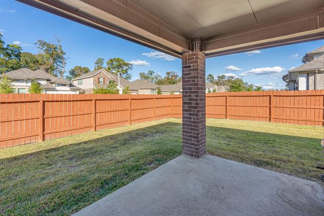 2926 Grand Hawthorne Road, Conroe, TX 77385