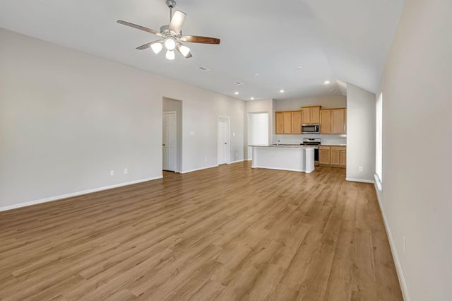 2926 Grand Hawthorne Road, Conroe, TX 77385