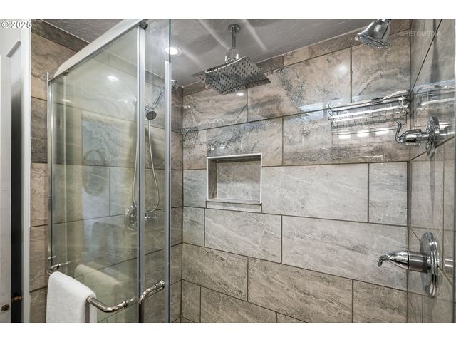 57647 CEDAR SPRINGS Dr, Scappoose, OR 97056