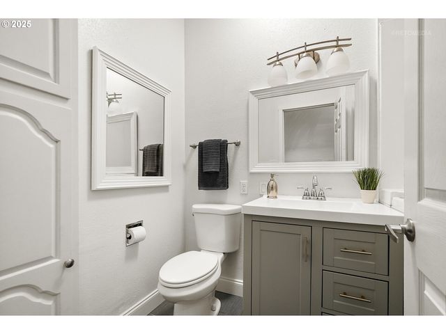 57647 CEDAR SPRINGS Dr, Scappoose, OR 97056