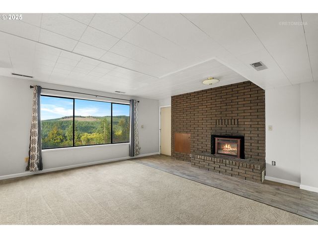 57647 CEDAR SPRINGS Dr, Scappoose, OR 97056