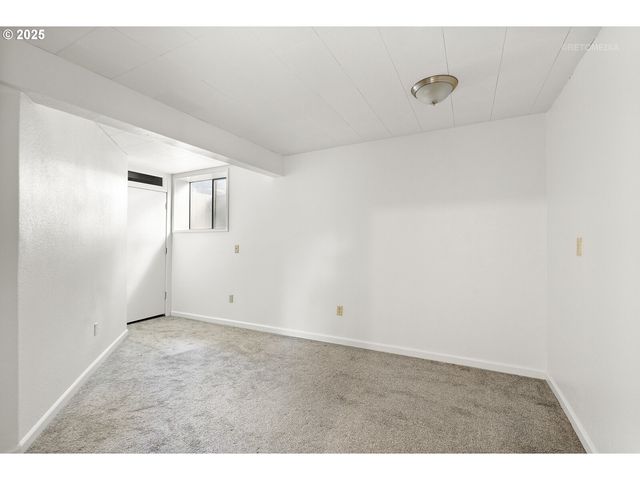 57647 CEDAR SPRINGS Dr, Scappoose, OR 97056