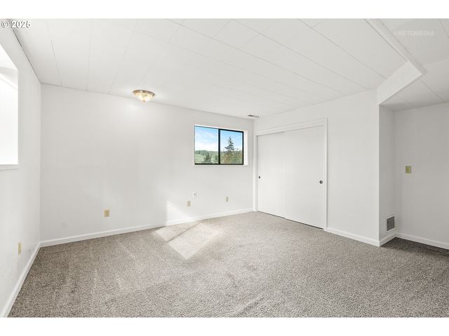 57647 CEDAR SPRINGS Dr, Scappoose, OR 97056