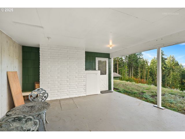 57647 CEDAR SPRINGS Dr, Scappoose, OR 97056