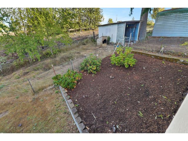 57647 CEDAR SPRINGS Dr, Scappoose, OR 97056