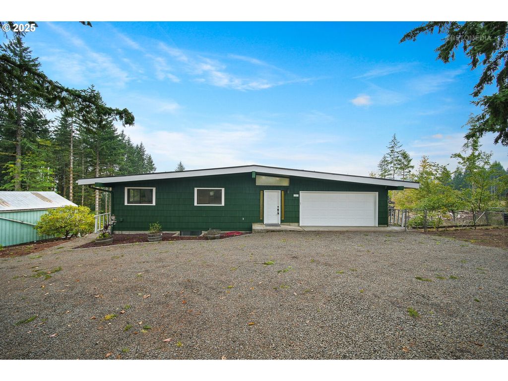 57647 CEDAR SPRINGS Dr, Scappoose, OR 97056