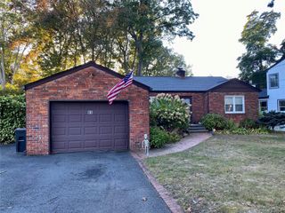 65 Oak Avenue, Huntington Station, NY 11746