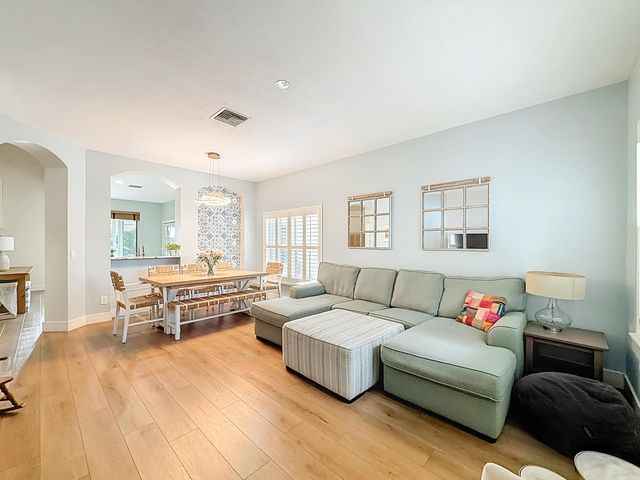 1143 CANOE Point, Delray Beach, FL 33444