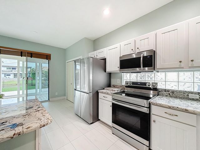 1143 CANOE Point, Delray Beach, FL 33444