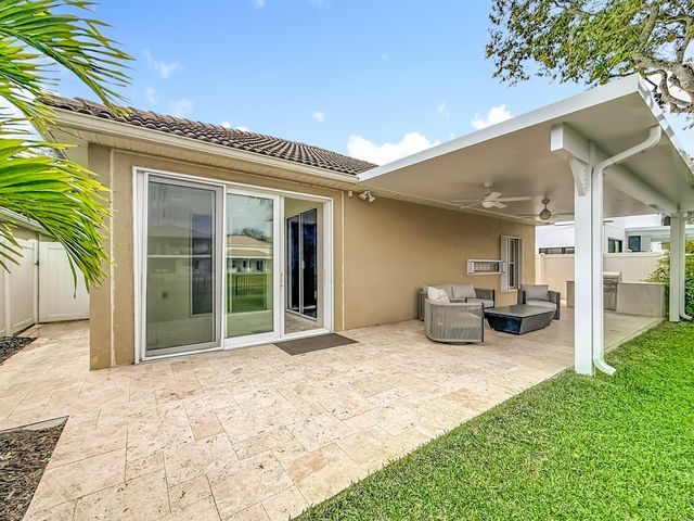 1143 CANOE Point, Delray Beach, FL 33444