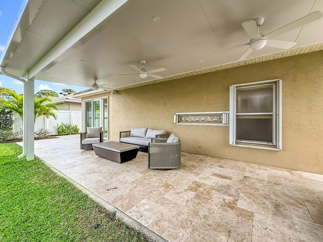 1143 CANOE Point, Delray Beach, FL 33444