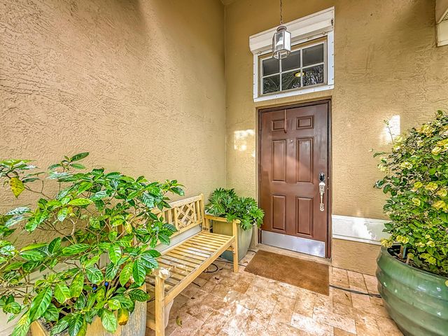 1143 CANOE Point, Delray Beach, FL 33444