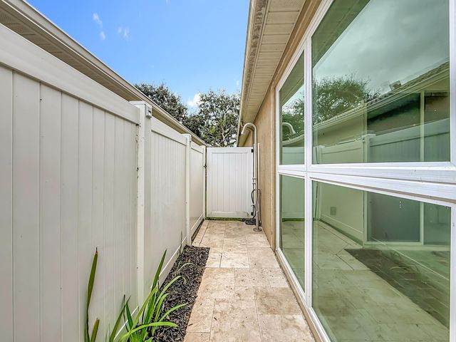 1143 CANOE Point, Delray Beach, FL 33444
