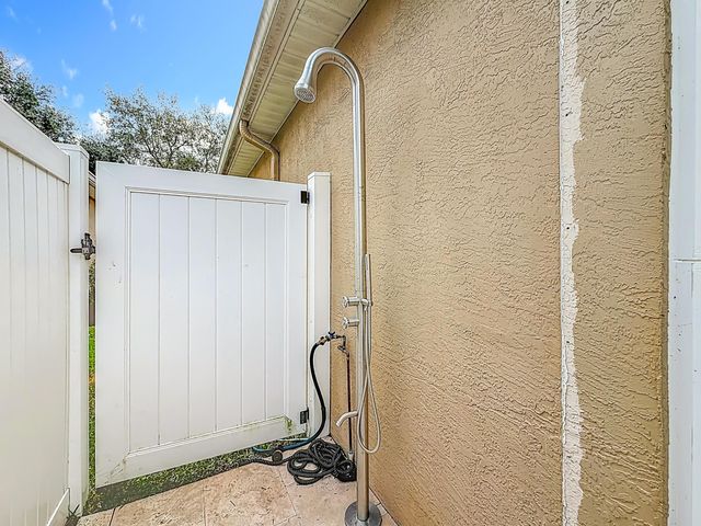 1143 CANOE Point, Delray Beach, FL 33444