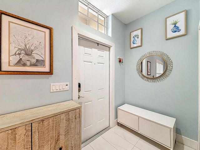 1143 CANOE Point, Delray Beach, FL 33444