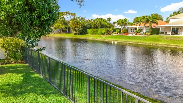 1143 CANOE Point, Delray Beach, FL 33444