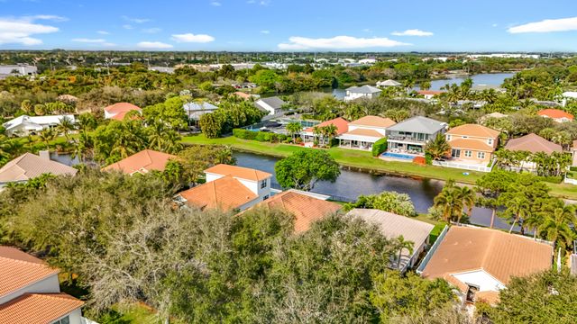 1143 CANOE Point, Delray Beach, FL 33444
