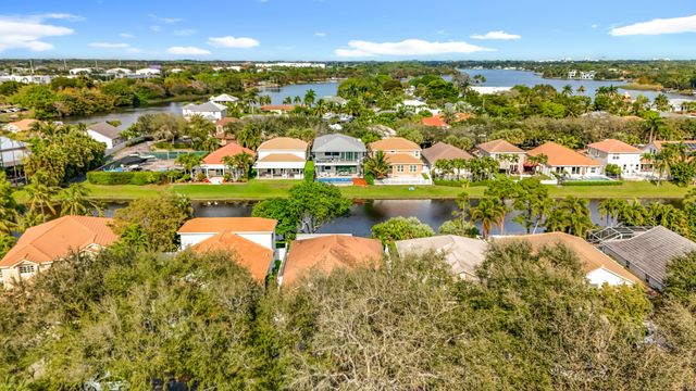 1143 CANOE Point, Delray Beach, FL 33444