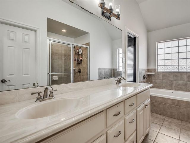 52 NW Cypress Street, Piedmont, OK 73078