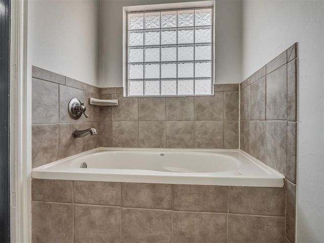 52 NW Cypress Street, Piedmont, OK 73078