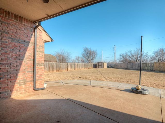 52 NW Cypress Street, Piedmont, OK 73078
