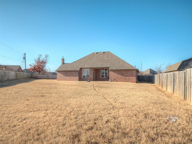 52 NW Cypress Street, Piedmont, OK 73078