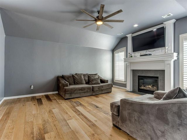 52 NW Cypress Street, Piedmont, OK 73078