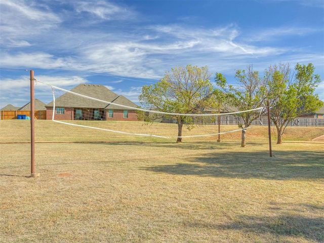 52 NW Cypress Street, Piedmont, OK 73078