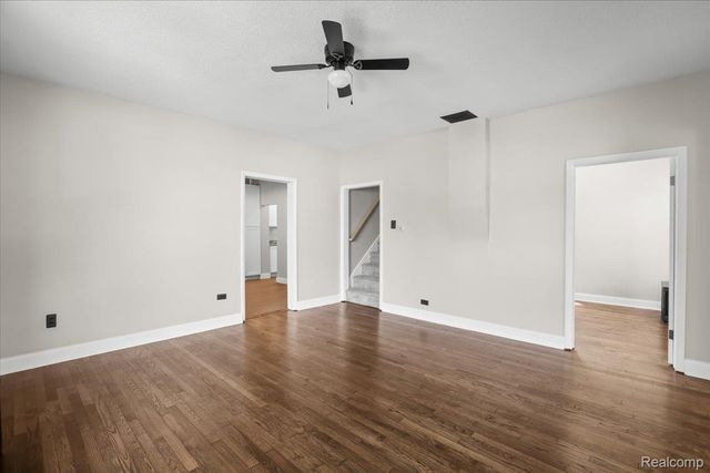 1105 Oak Street, Wyandotte, MI 48192