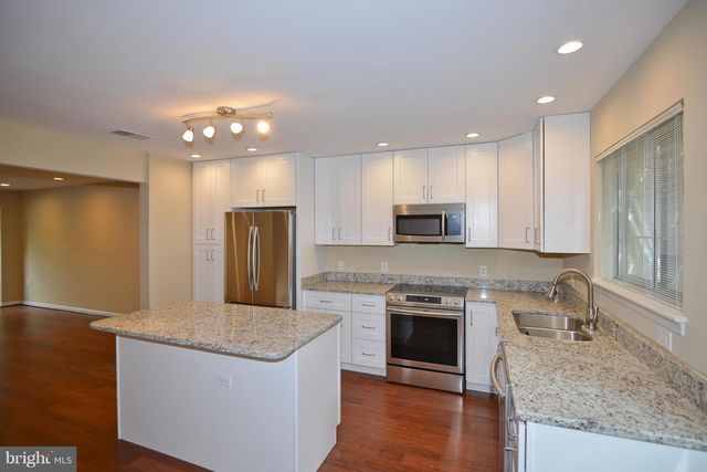 13107 ENGLISHWOOD LN, Fairfax, VA 22033