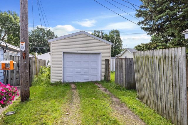 1409 Salem ROAD, La Crosse, WI 54603