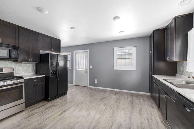 1409 Salem ROAD, La Crosse, WI 54603