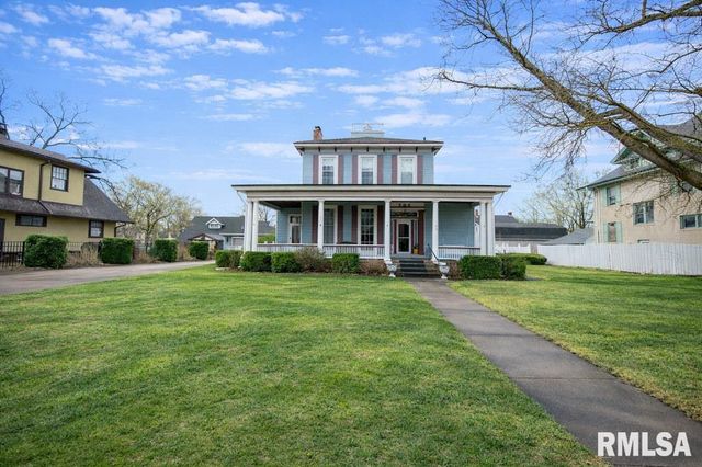 805 S 5TH Street, Pekin, IL 61554