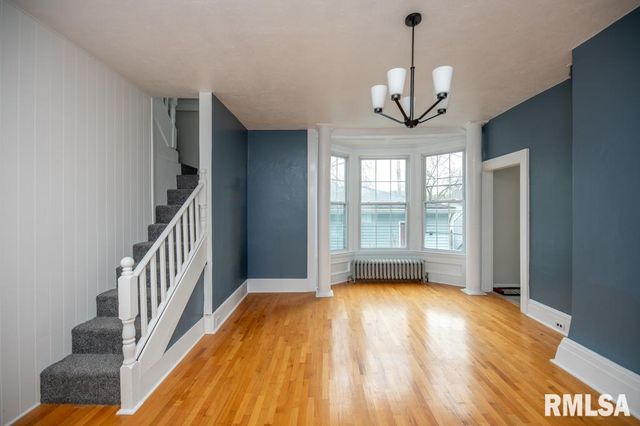 805 S 5TH Street, Pekin, IL 61554