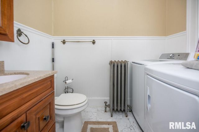 805 S 5TH Street, Pekin, IL 61554