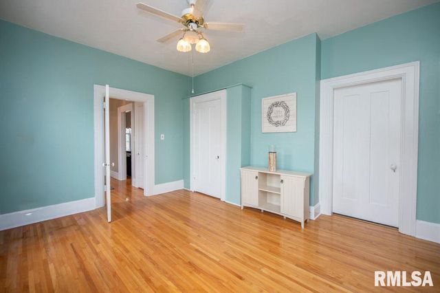 805 S 5TH Street, Pekin, IL 61554