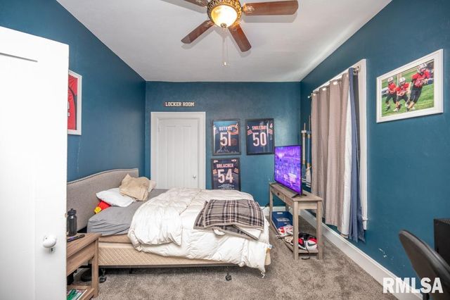 805 S 5TH Street, Pekin, IL 61554