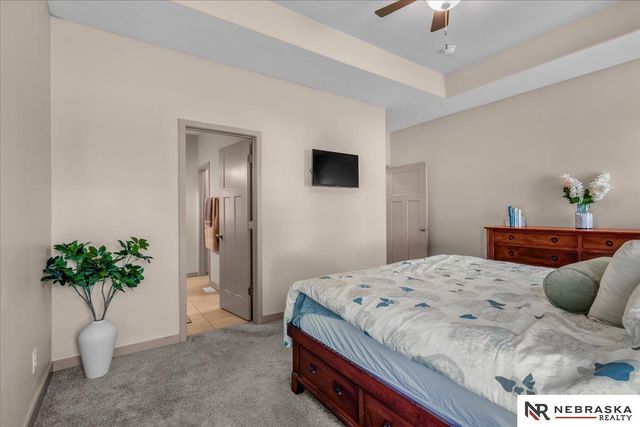 21805 H Street, Omaha, NE 68022