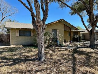 924 S 23rd St, Kingsville, TX 78363